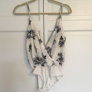Tobi floral body suit